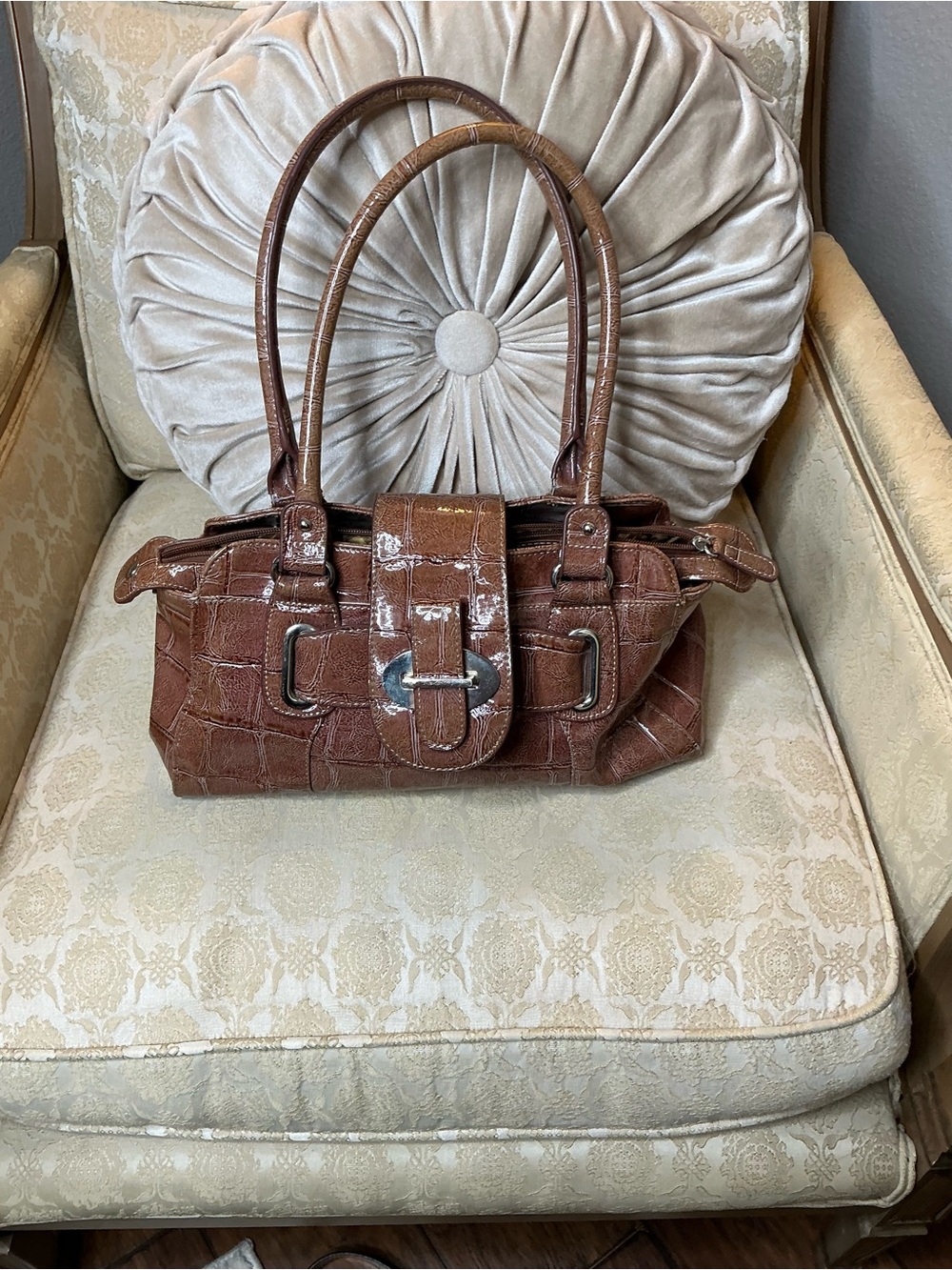Beautiful Vintage Y2K Sag Harbor Brown Faux Croc Shoulder Bag